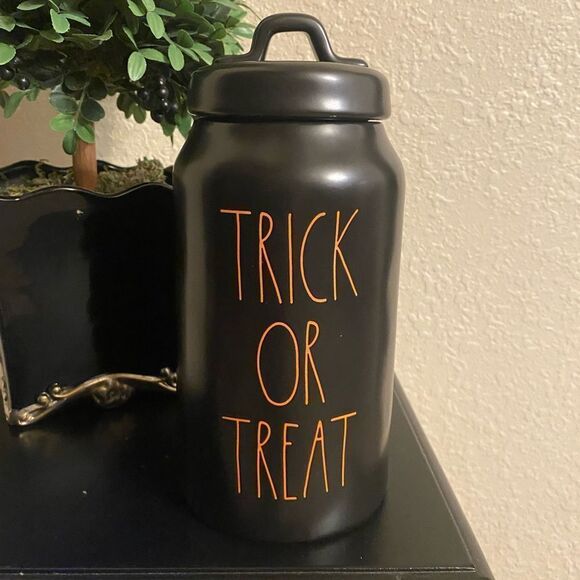 Trick or treat canister rae dunn - Picture 5 of 7